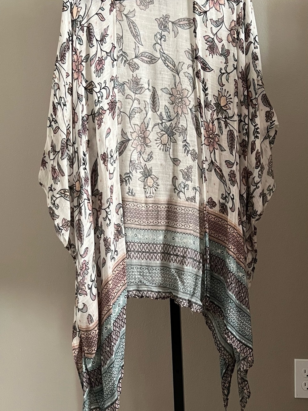 J.Jill Floral Kimono Poncho Wrap Viscose Linen Tassels Boho